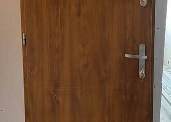 drzwi wejściowe zewnętrzne 80 lewe z ościeżnicą