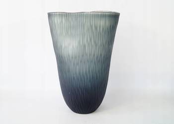 Nowoczesny szklany wazon DESIGN 18 ciekawy kształt