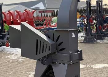 Rozdrabniacz półautomatyczny zrębka R12 DENIS