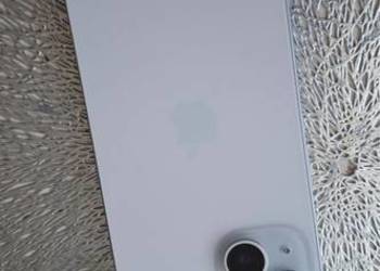 Sprzedam iPhone 15 128 GB – Niebieski