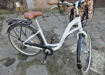 Fajny rower damski z ślicznym koszykiem