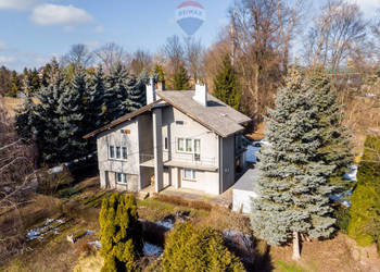 Dom na dużej działce w spokojnej okolicy