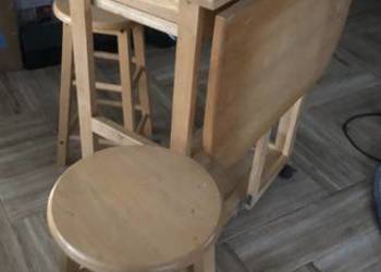 Stolik składany plus 2 taborety