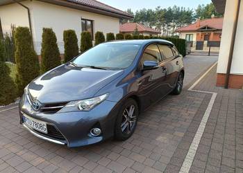 Sprzedam Toyota Auris 2015r. 1,8 Hybrid 136 KM