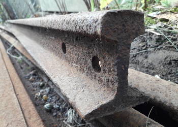 Szyny kolejowe tregra dwuteownik belka budowa szalunek stal budowlana