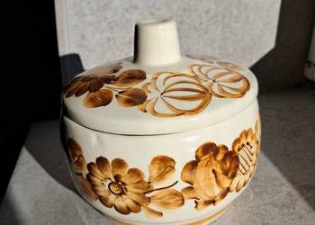 cukiernica z prlu chyba z fajansu stan db+ śr. 11 cm, wys. 11 cm cukiernica z prlu chyba z fajansu stan db+ śr. 11 cm, wys. 11 cm