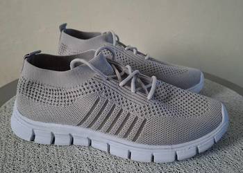 Buty sportowe damskie