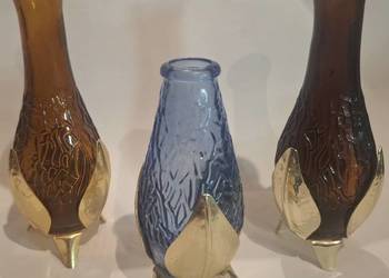 Komplet 3 dekoracyjnych flakoników szklanych w metalowych stojakach