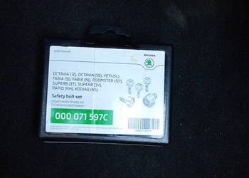 ŚRUBY ZABEZPIECZAJĄCE KOŁA SKODA ORYGINAŁ M14x1.5 000071597C