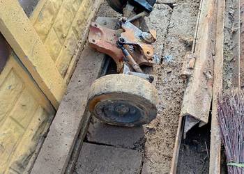 Oś skrętna wózka widłowego Clark