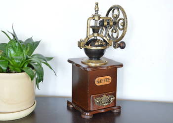 drewniany MŁYNEK do kawy stary z kołem