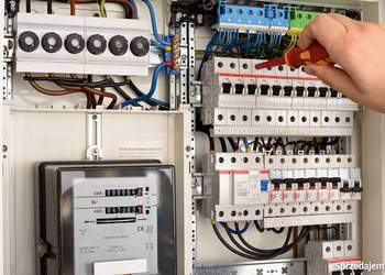 Elektryk-pomiary okresowe i odbiorczę domów mieszkań.Trój.
